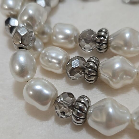 Silver and White Pearl Bracelet - Picture 3 of 5